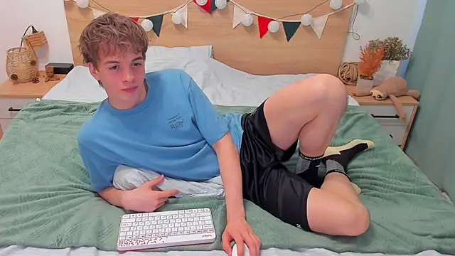 Fandi 777 online show from 11/18/25, 07:33