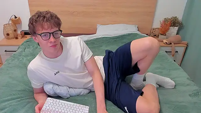 Fandi 777 online show from 11/26/25, 11:43