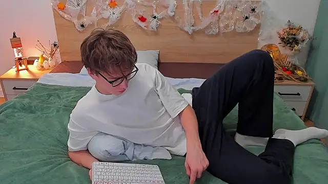 Fandi 777 online show from 10/21/25, 03:22