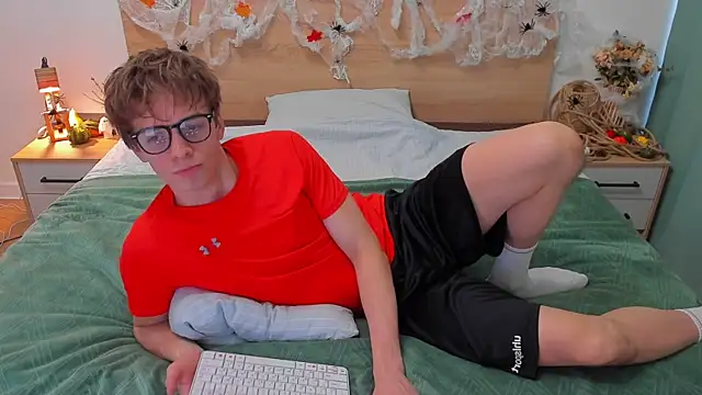 Fandi 777 online show from 10/29/25, 08:02