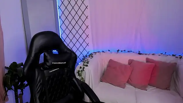  mia collins b  online show from 02/22/26, 02:47