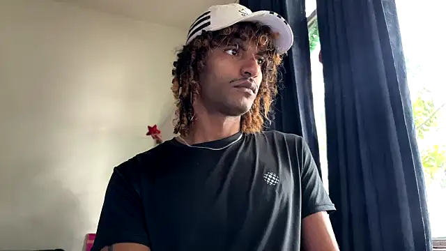 Snapshot of gerson173Hugo chatting on 11/17/25, 09:57 gerson173Hugo online show from 11/17/25, 09:57