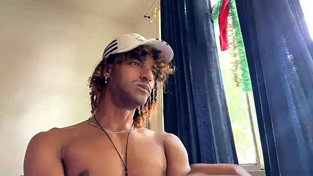 Snapshot of gerson173Hugo chatting on 11/18/25, 12:30 gerson173Hugo online show from 11/18/25, 12:30