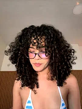 Lianh Benett online show from 10/28/25, 06:01