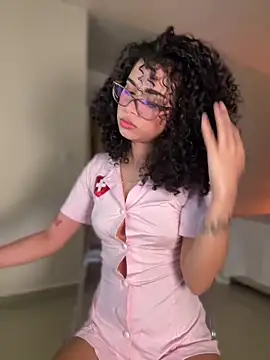 Lianh Benett online show from 02/04/25, 04:37