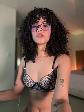 Lianh Benett online show from 02/08/25, 07:59