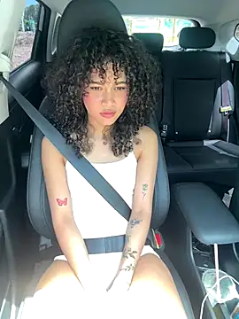 Lianh Benett online show from 10/12/25, 03:35