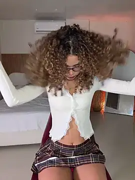 Lianh Benett online show from 02/07/26, 06:32