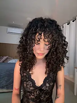 Lianh Benett online show from 10/24/25, 03:49