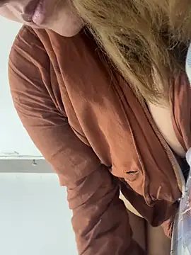 Snapshot of GoddssMalena chatting on 04/14/26, 10:48 GoddssMalena online show from 04/14/26, 10:48