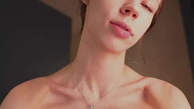 Snapshot of poisonn_girlll chatting on 04/30/26, 08:57 poisonn girlll online show from 04/30/26, 08:57