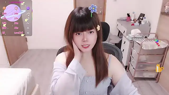 Snapshot of a0513 chatting on 06/30/26, 03:23 a0513 online show from 06/30/26, 03:23