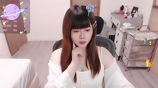 Snapshot of a0513 chatting on 06/18/26, 03:06 a0513 online show from 06/18/26, 03:06
