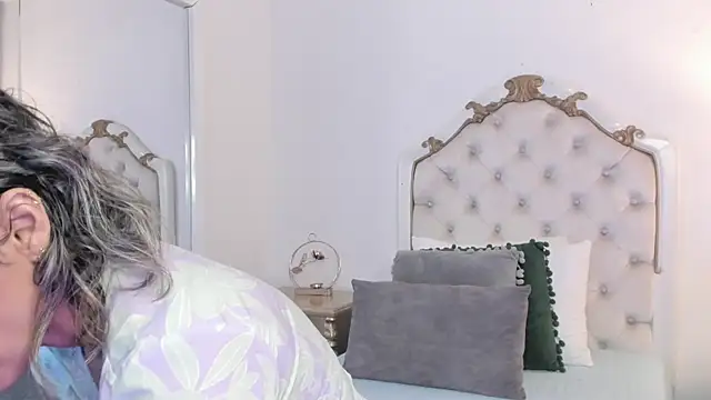 lexa 25  online show from 10/20/25, 11:33