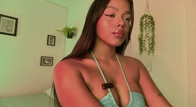 MegganCarter online show from 12/22/25, 10:43