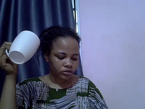Snapshot of Amberay1 chatting on 09/09/25, 02:04 Amberay1 online show from 09/09/25, 02:04