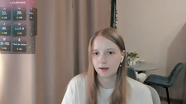 Snapshot of Alyaley chatting on 07/13/26, 11:04 Alyaley online show from 07/13/26, 11:04