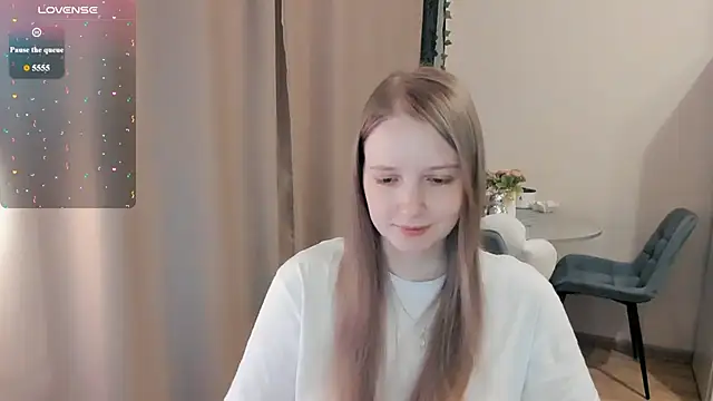 Snapshot of Alyaley chatting on 07/17/26, 02:47 Alyaley online show from 07/17/26, 02:47