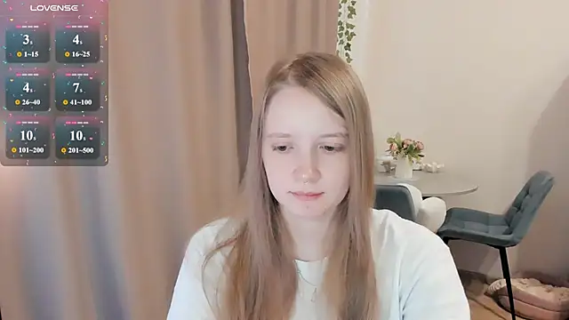 Snapshot of Alyaley chatting on 07/10/26, 10:37 Alyaley online show from 07/10/26, 10:37