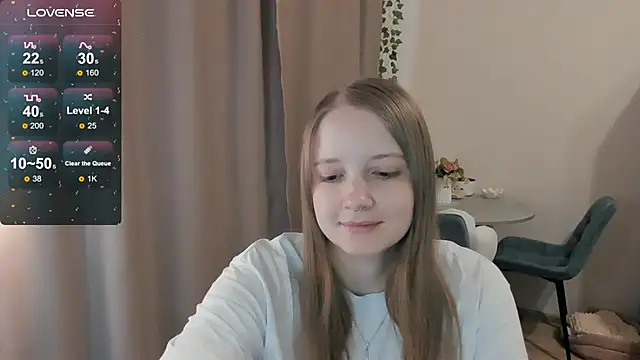 Snapshot of Alyaley chatting on 06/17/26, 10:25 Alyaley online show from 06/17/26, 10:25