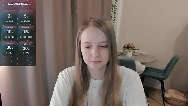 Snapshot of Alyaley chatting on 06/08/26, 10:27 Alyaley online show from 06/08/26, 10:27