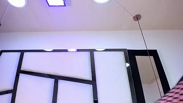 RileyThompson1 online show from 05/06/26, 04:27