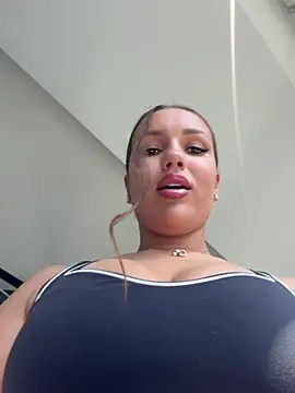 Snapshot of Syka0001 chatting on 07/31/26, 10:47 Syka0001 online show from 07/31/26, 10:47