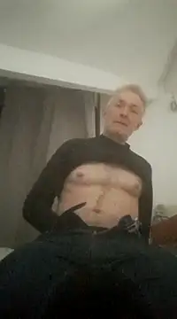 Snapshot of 60philippe chatting on 03/03/25, 12:17 60philippe online show from 03/03/25, 12:17