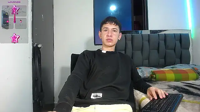 Snapshot of Mr_daren_ chatting on 03/18/25, 02:06 Mr daren online show from 03/18/25, 02:06