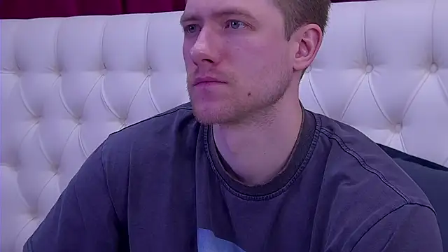 Snapshot of EthanPinkman chatting on 10/01/25, 04:28 EthanPinkman online show from 10/01/25, 04:28