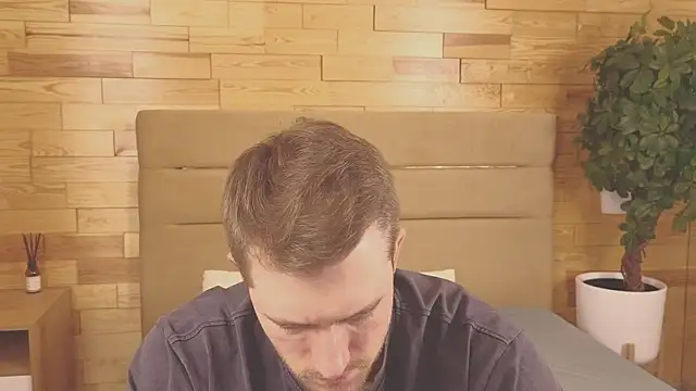 Snapshot of EthanPinkman chatting on 10/02/25, 04:27 EthanPinkman online show from 10/02/25, 04:27