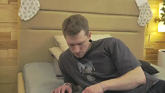 EthanPinkman online show from 12/15/25, 04:40