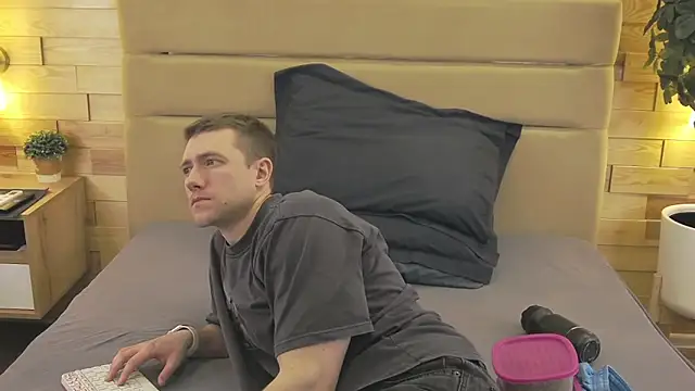 EthanPinkman online show from 04/15/26, 04:51