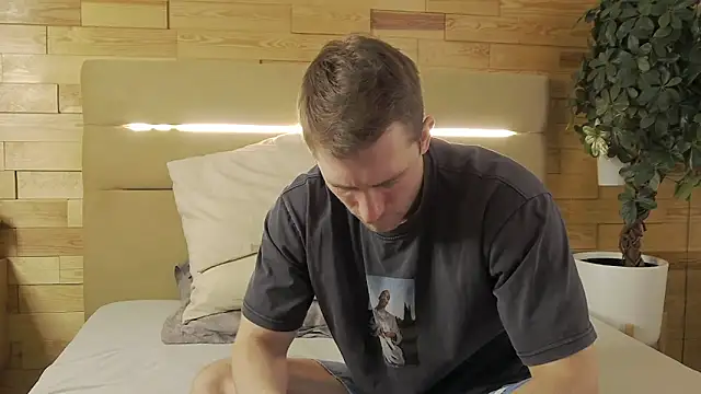 Snapshot of EthanPinkman chatting on 10/08/25, 04:36 EthanPinkman online show from 10/08/25, 04:36