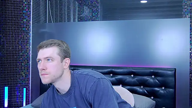 Snapshot of EthanPinkman chatting on 09/09/25, 04:22 EthanPinkman online show from 09/09/25, 04:22