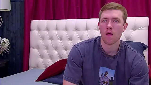 Snapshot of EthanPinkman chatting on 09/10/25, 04:22 EthanPinkman online show from 09/10/25, 04:22