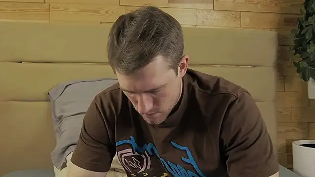 Snapshot of EthanPinkman chatting on 10/09/25, 04:46 EthanPinkman online show from 10/09/25, 04:46