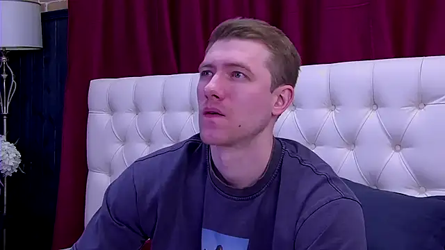 Snapshot of EthanPinkman chatting on 09/28/25, 03:46 EthanPinkman online show from 09/28/25, 03:46