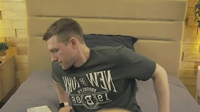 EthanPinkman online show from 04/11/26, 07:56