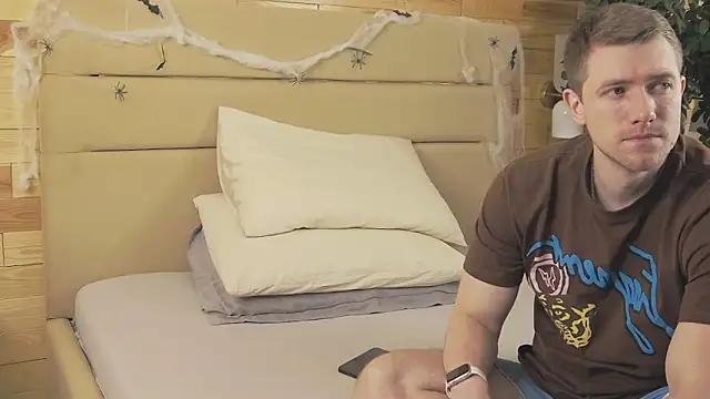 EthanPinkman online show from 10/30/25, 04:11