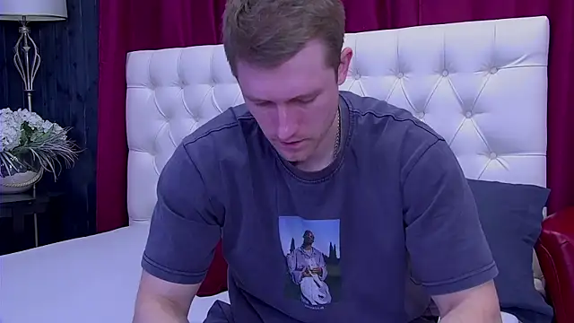 Snapshot of EthanPinkman chatting on 09/22/25, 04:29 EthanPinkman online show from 09/22/25, 04:29