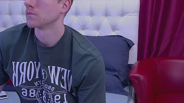 Snapshot of EthanPinkman chatting on 10/06/25, 04:35 EthanPinkman online show from 10/06/25, 04:35