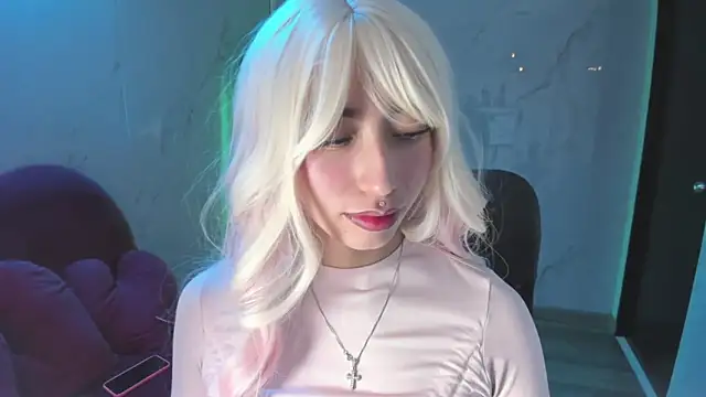 Snapshot of LilithCooperr_ chatting on 11/21/25, 10:42 LilithCooperr online show from 11/21/25, 10:42