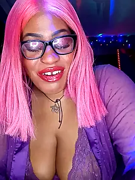 Snapshot of AmazonianMistress chatting on 01/03/25, 07:38 AmazonianMistress online show from 01/03/25, 07:38
