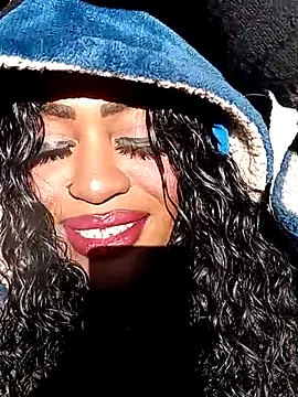 Snapshot of AmazonianMistress chatting on 12/14/25, 06:46 AmazonianMistress online show from 12/14/25, 06:46