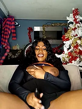 Snapshot of AmazonianMistress chatting on 12/20/25, 10:12 AmazonianMistress online show from 12/20/25, 10:12