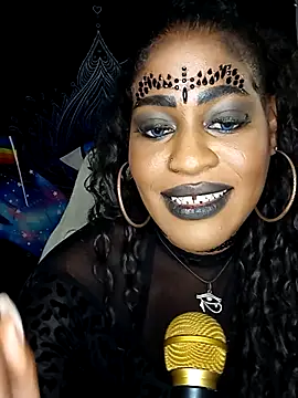 Snapshot of AmazonianMistress chatting on 10/23/25, 01:15 AmazonianMistress online show from 10/23/25, 01:15