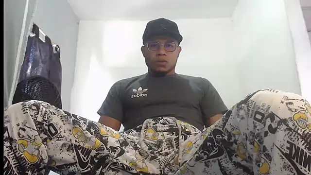 grandominantex1 online show from 10/18/25, 07:38