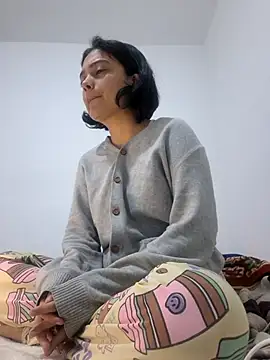 littlemelii online show from 11/21/25, 04:17