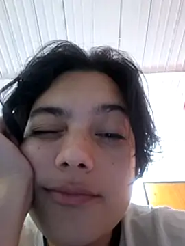 littlemelii online show from 06/17/26, 02:22
